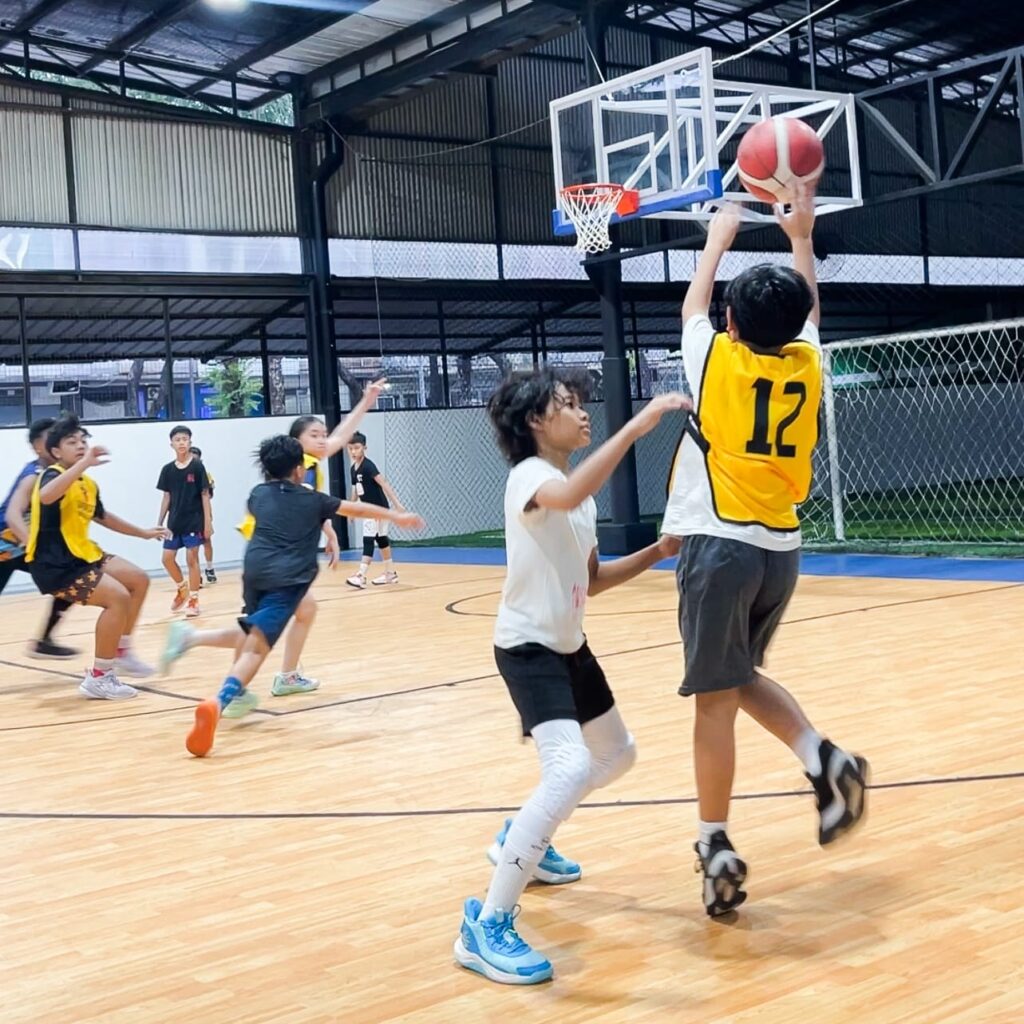 Genesis Global Community School Wujudkan Dedikasi melalui Peluncuran Program Beasiswa Basket untuk Talenta Muda