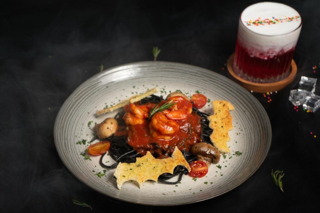 Swiss-Belresort Dago Heritage Hadirkan Dua Keseruan pada Jumat Malam Halloween 2024