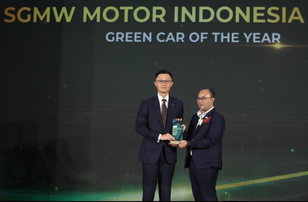 Wuling Menerima Penghargaan Green Car of The Year Dalam Sustainability Energy Award