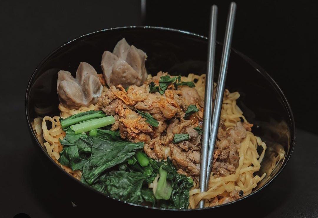 Makan di Omah Isoku: Nikmati Cita Rasa Rumahan dengan Sentuhan Modern"