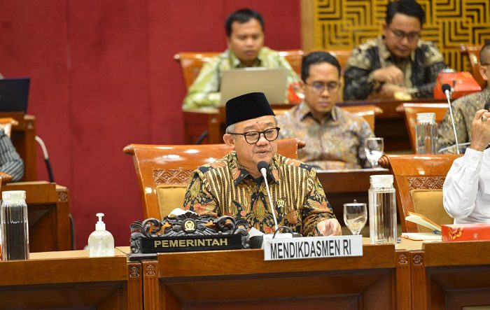Mendikdasmen Rancang Enam Program Unggulan dalam Rapat Perdana dengan Komisi X DPR RI