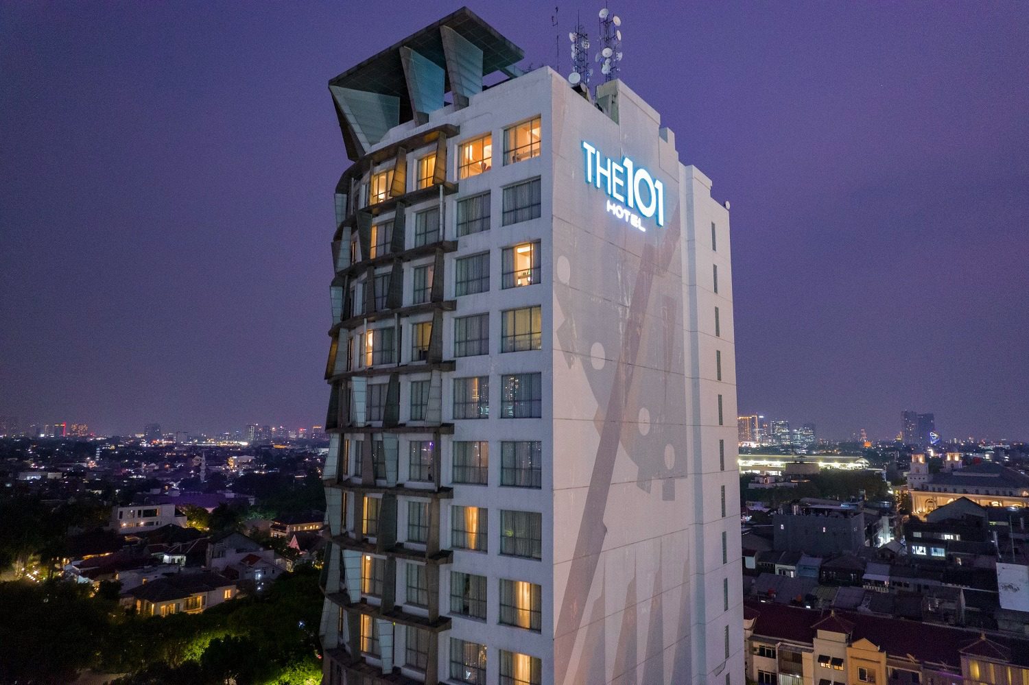 Celebrate the Year-End Festivities at THE 1O1 Jakarta Sedayu Darmawangsa