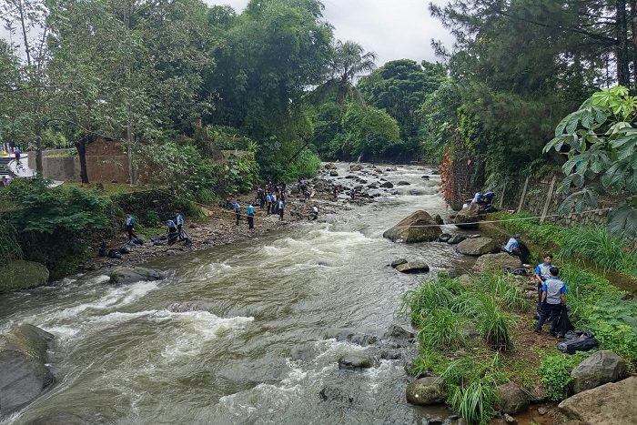 GERAKAN KALI BERSIH DI ENCHANTING VALLEY BOGOR Oleh TAMAN SAFARI INDONESIA