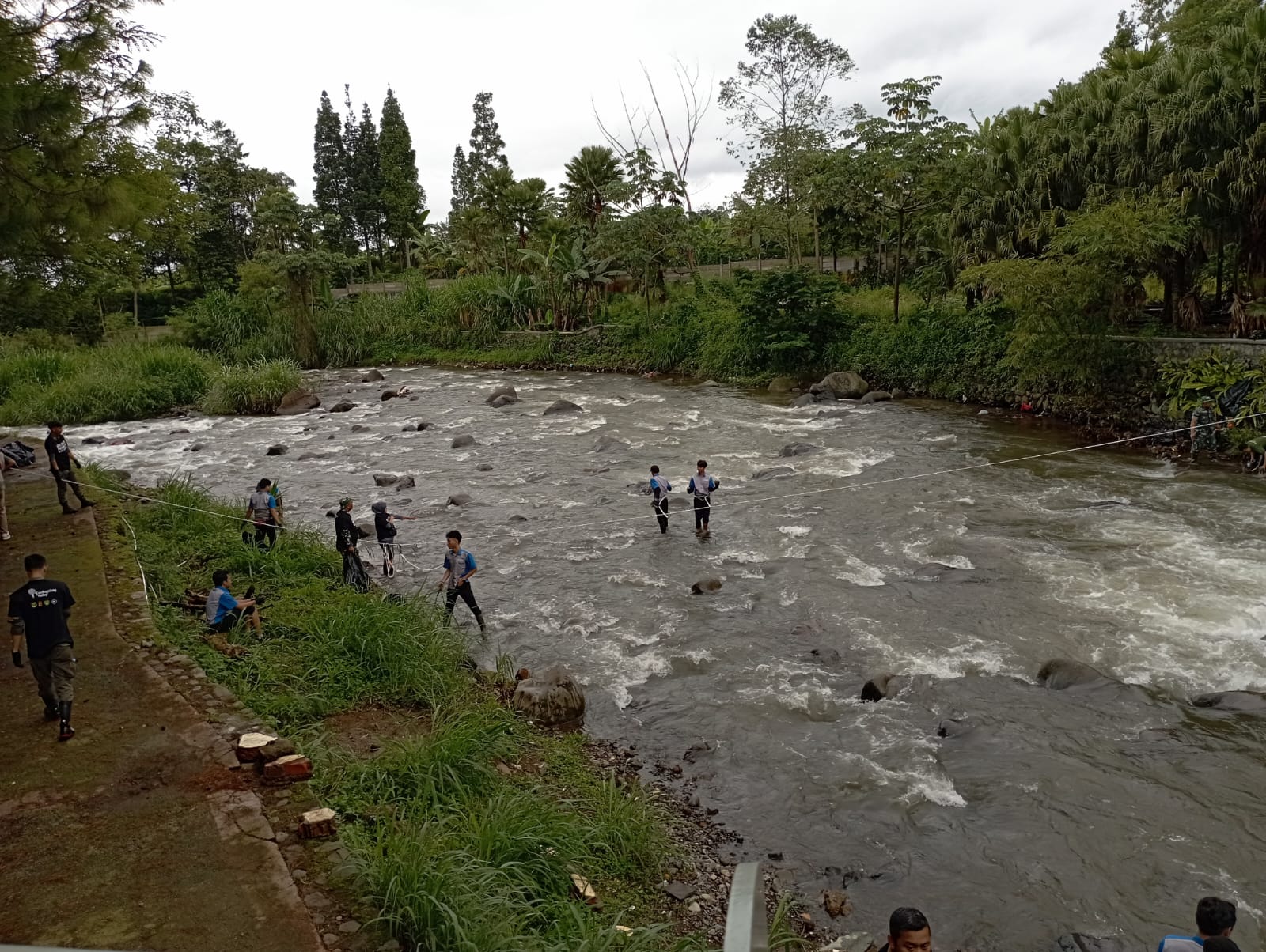 Taman Safari Indonesia : Program Peduli Gerakan Kali Bersih di Enchanting Valley Bogor