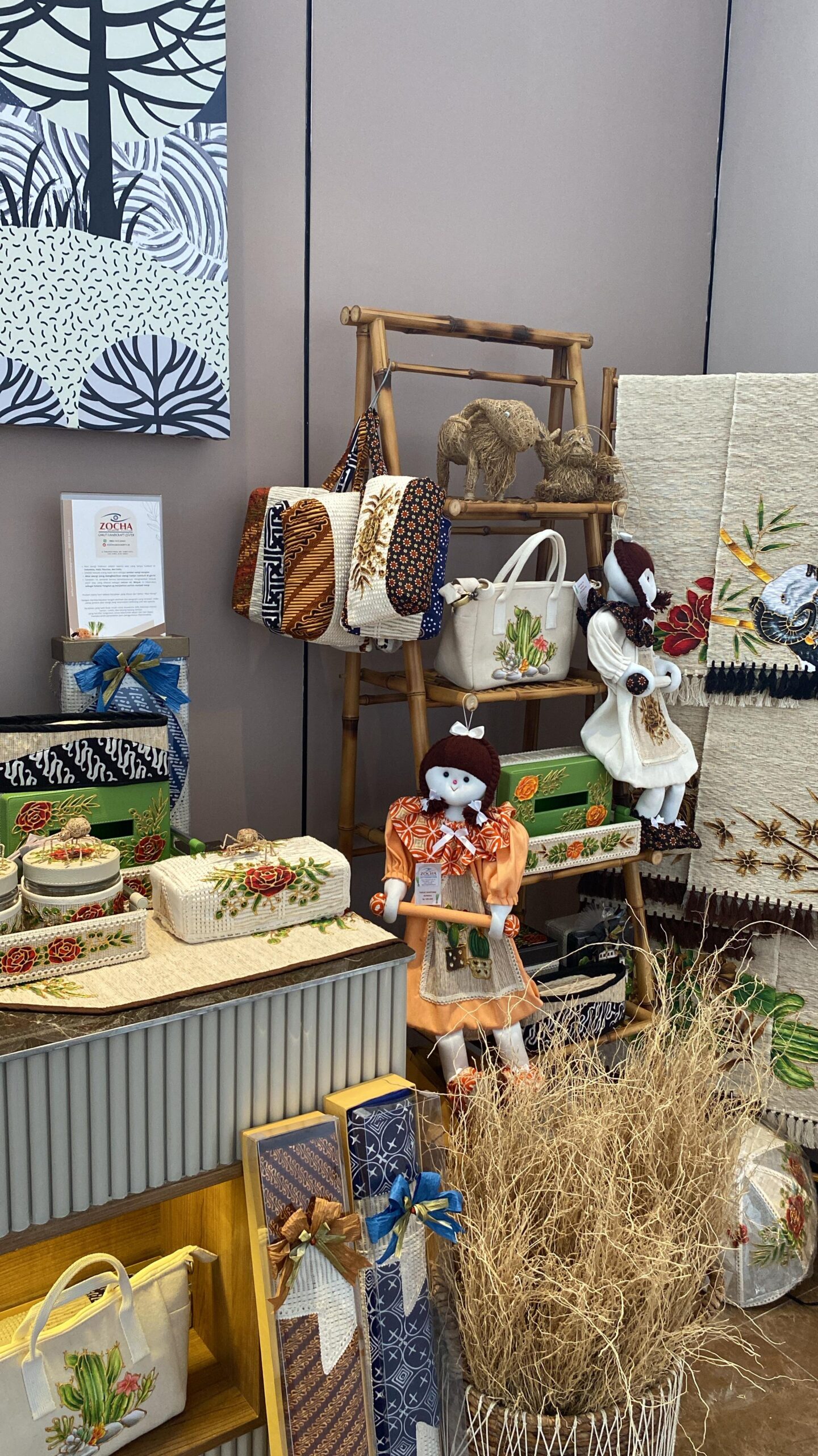 Zocha Graha Kriya: Weaving Garut's Vetiver into Exquisite Crafts