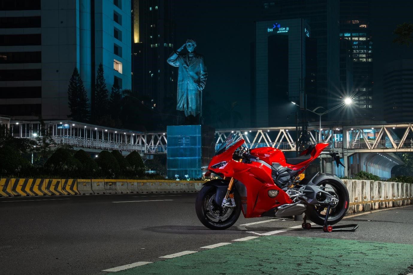 Teknologi MotoGP di Jalan Raya, Ducati Panigale V4 S Tiba di Indonesia