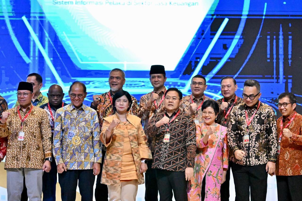 The positive performance of the financial services sector will also open up greater opportunities for investment from within and outside the country in transmigration areas