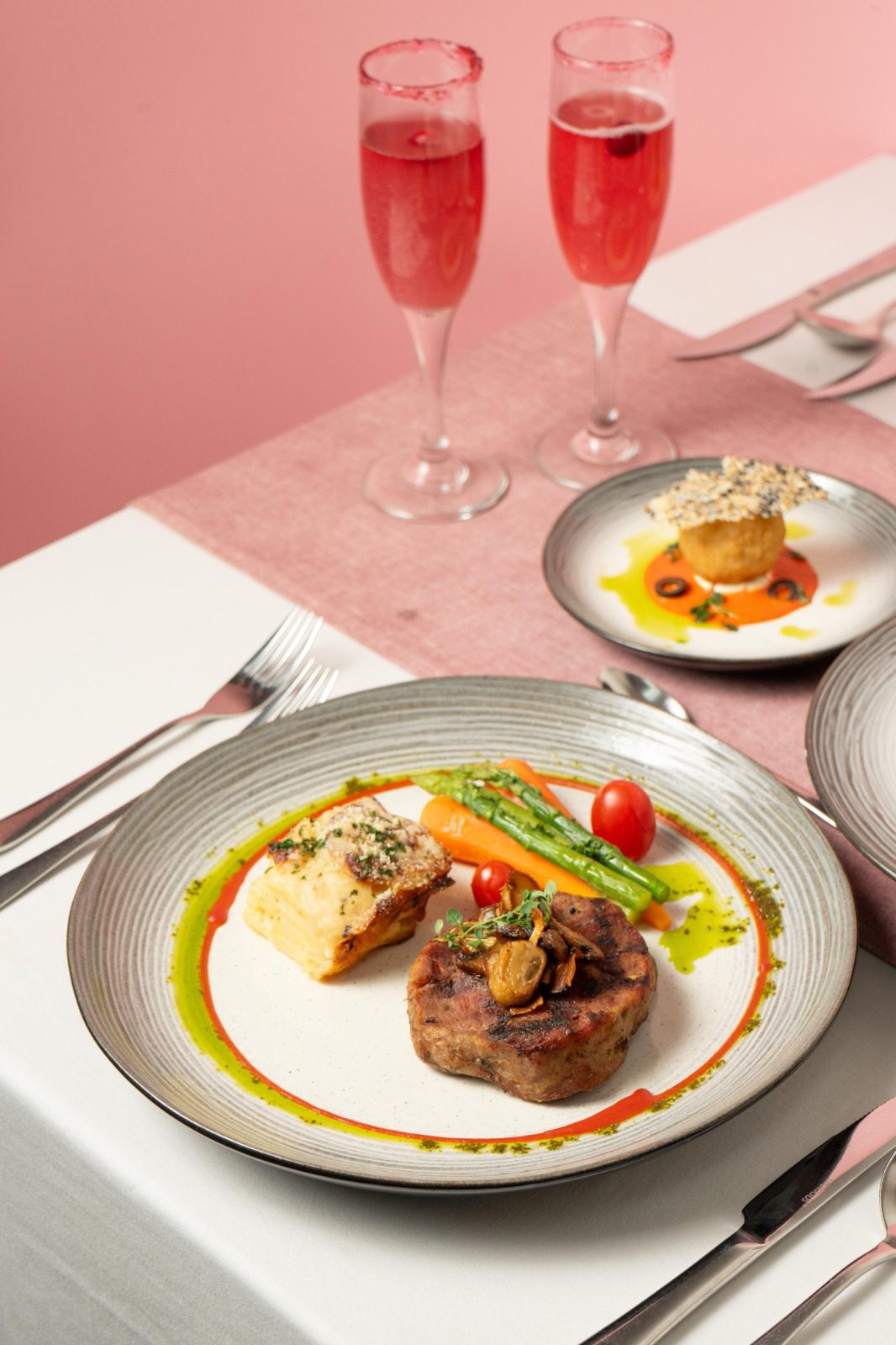 REVEL IN ROMANCE WITH PINK SOIRE VALENTINE’S DAY DINNER SWISS-BELRESORT DAGO HERITAGE BANDUNG