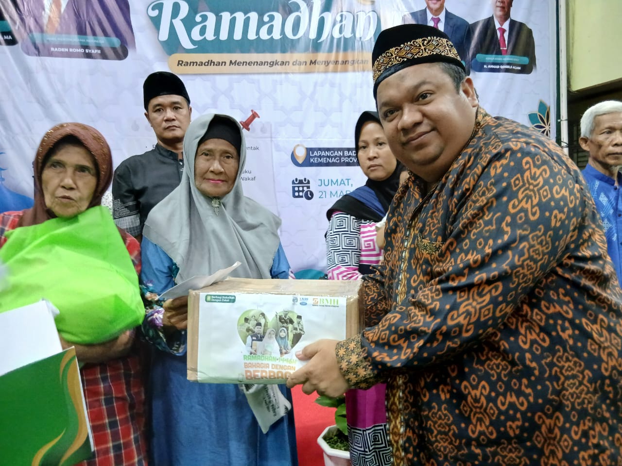 BMH Bersama Kemenag Sumut Salurkan Bantuan Sembako untuk Fakir Miskin dan Dhuafa