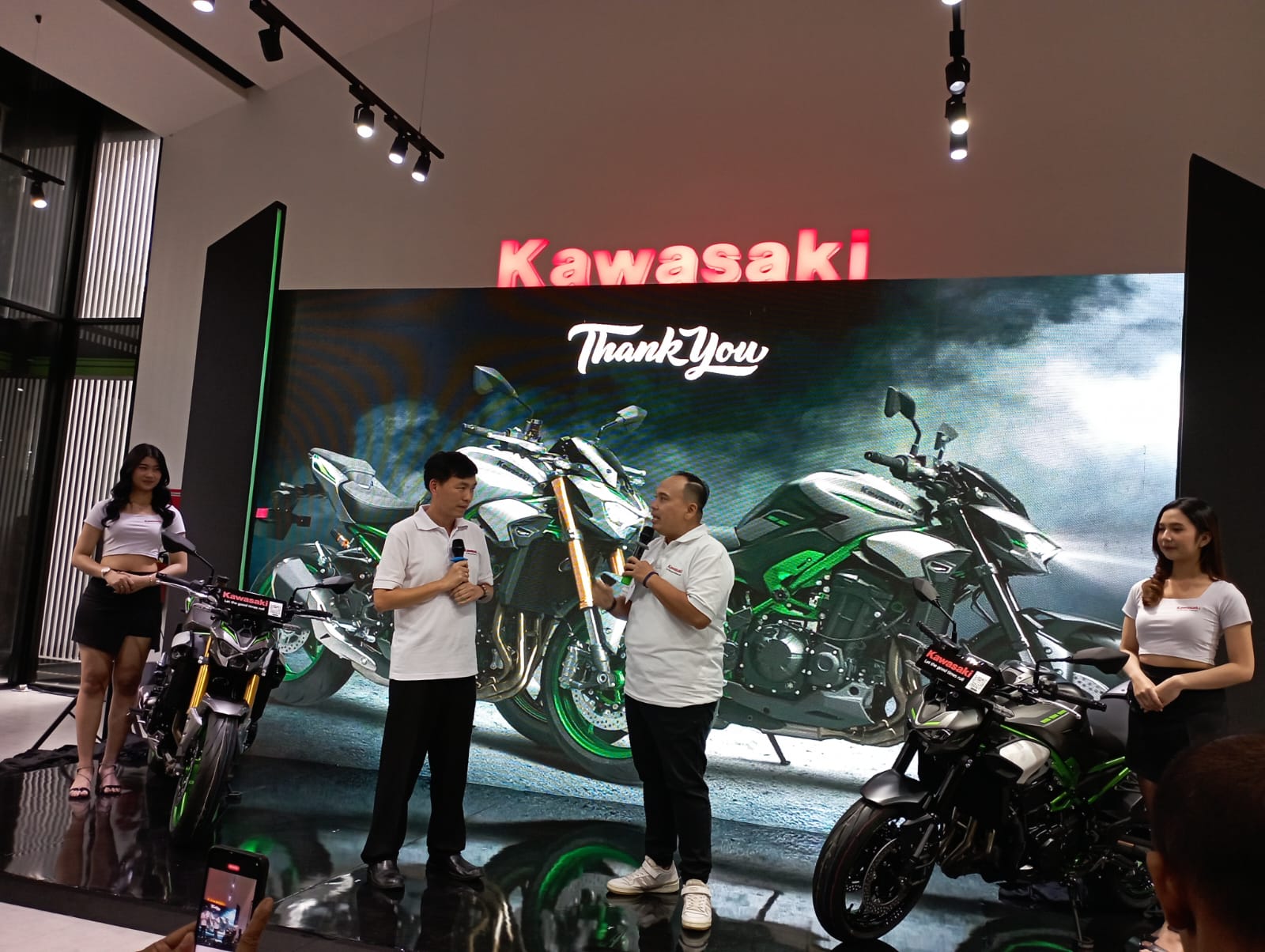 Kawasaki Unleashes the Beast: Z900 and Z900 SE Hit Indonesian Roads
