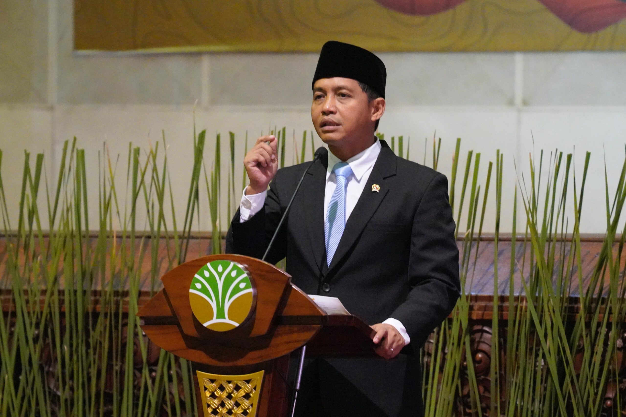 Indonesia is gearing up to launch its forestry carbon trade, a move that Minister of Forestry Raja Juli Antoni says will be a major driver of green economic development and climate change mitigation
