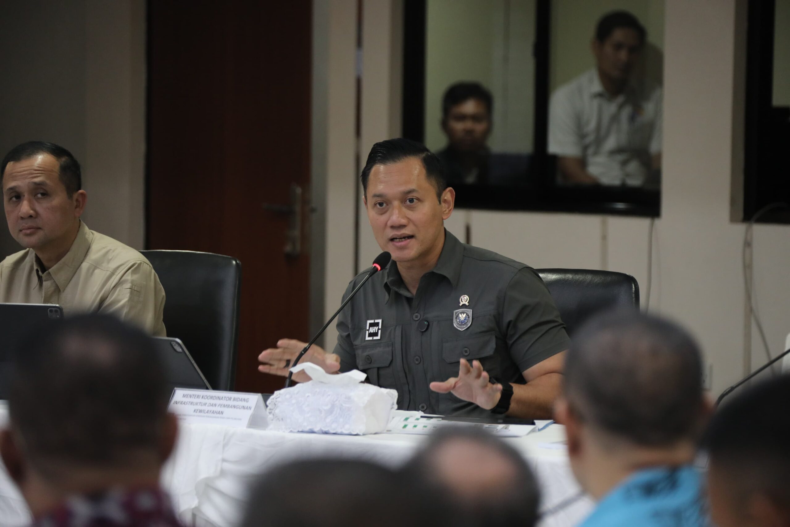 " Empowering Rempang: Land Certificates Handed Over as Barelang Transmigration Plan Advances"