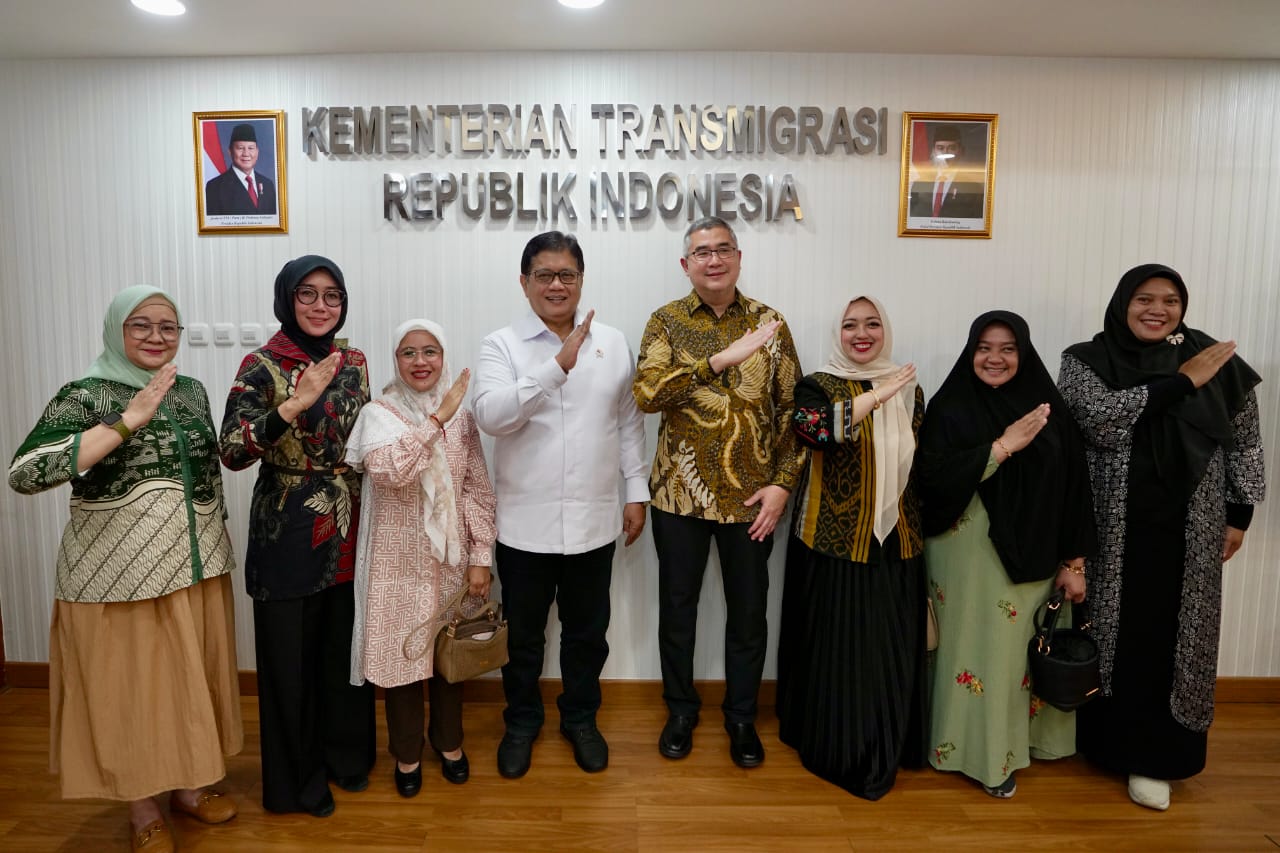 Terima Rektor Universitas Esa Unggul, Wamen Viva Yoga Ajak Perguruan Tinggi Kembangkan Potensi 61 Desa Wisata di Kawasan Transmigrasi