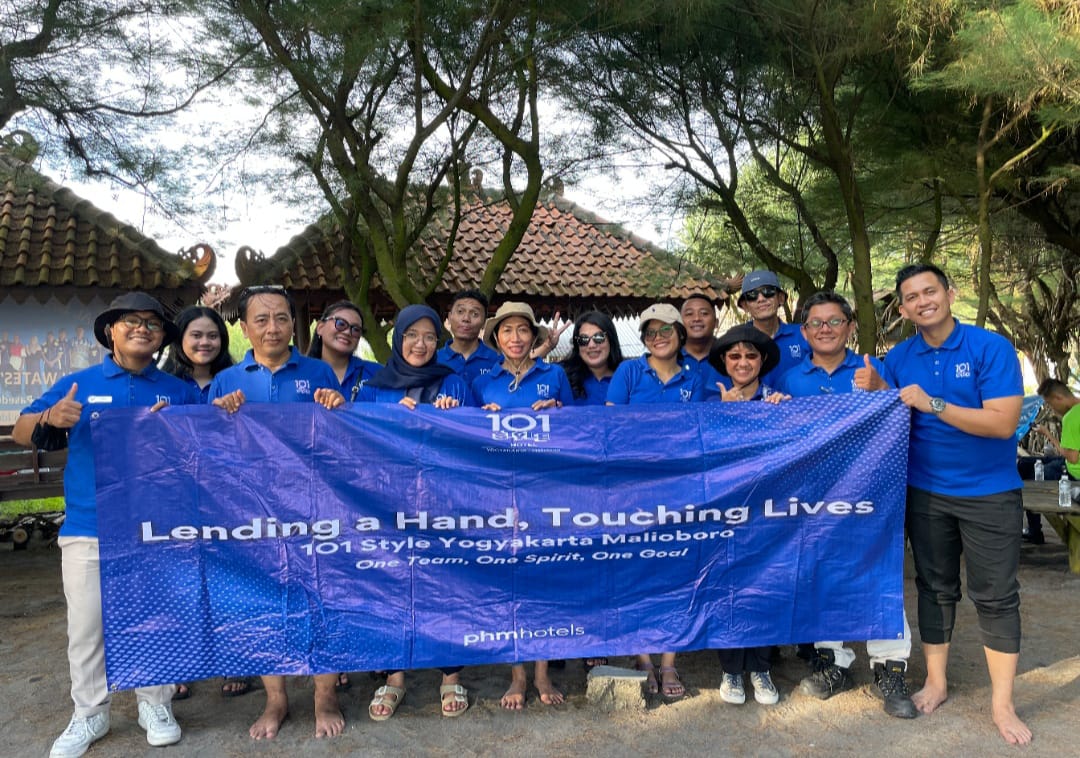 1O1 STYLE Yogyakarta Malioboro and Partners Release Hatchlings in a Bold Move for Earth Day 2025