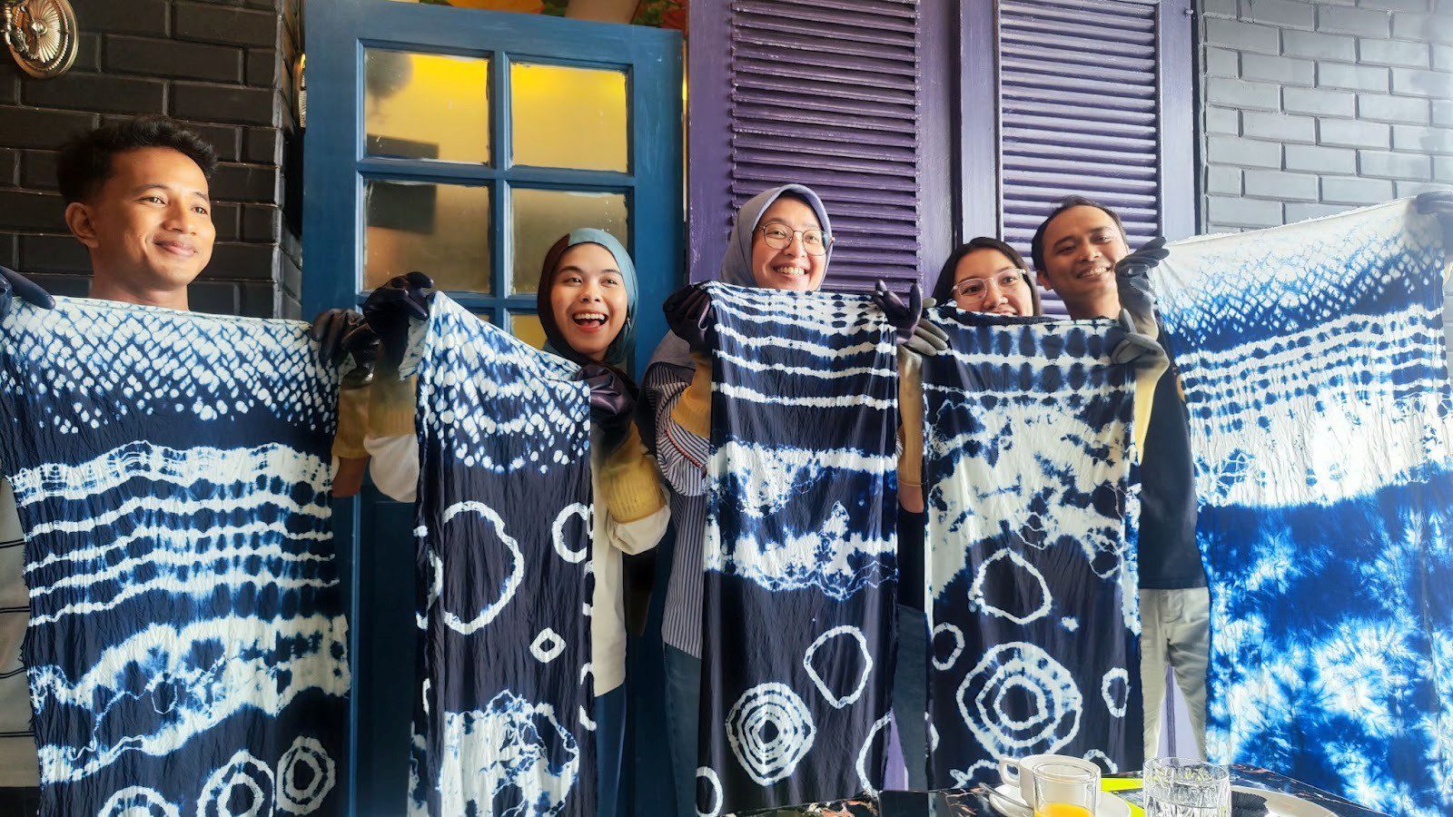 "Sastra & Wastra" Comes Alive in the Heart of Jakarta: 1O1 URBAN Thamrin Hosts Meaningful Shibori Cultural Class