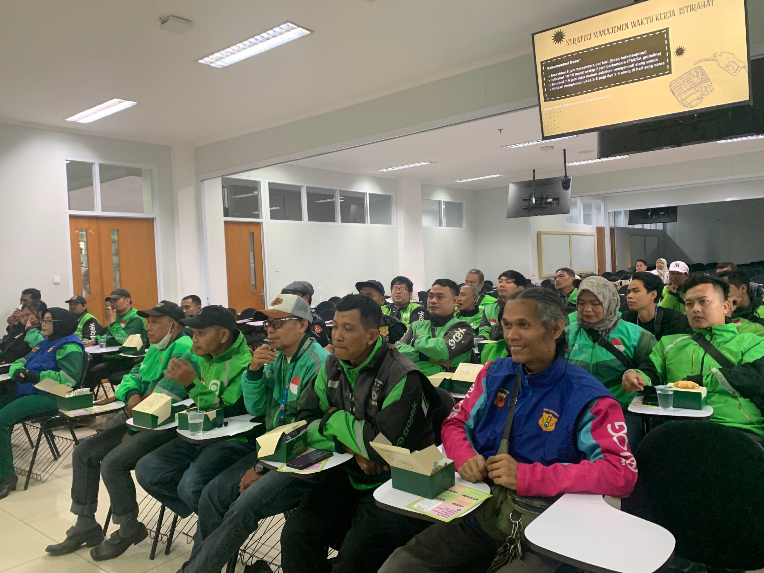 KOPLING Intervention: FK Unisba Students Address Driver Fatigue and Distraction Risks in Bandung