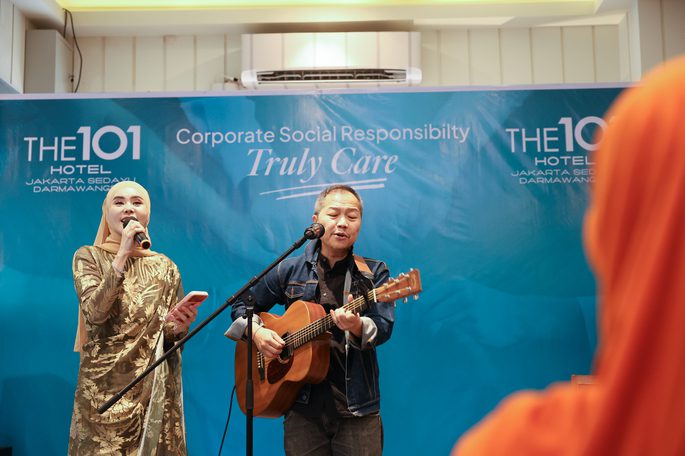 Beyond Hospitality: THE 1O1 Jakarta Sedayu Darmawangsa Hosts Heartwarming Charity Event with AMDI